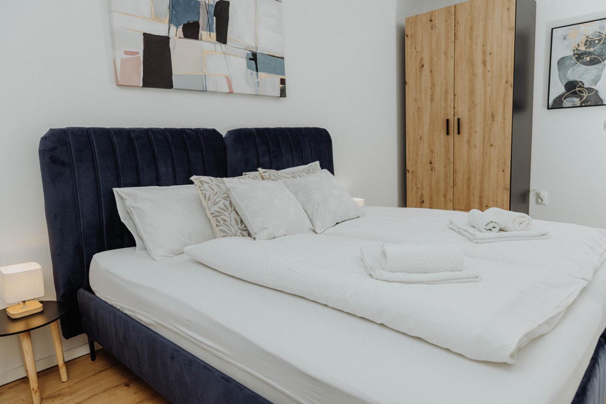 Apartman Tihana Vinkovci Exterior foto