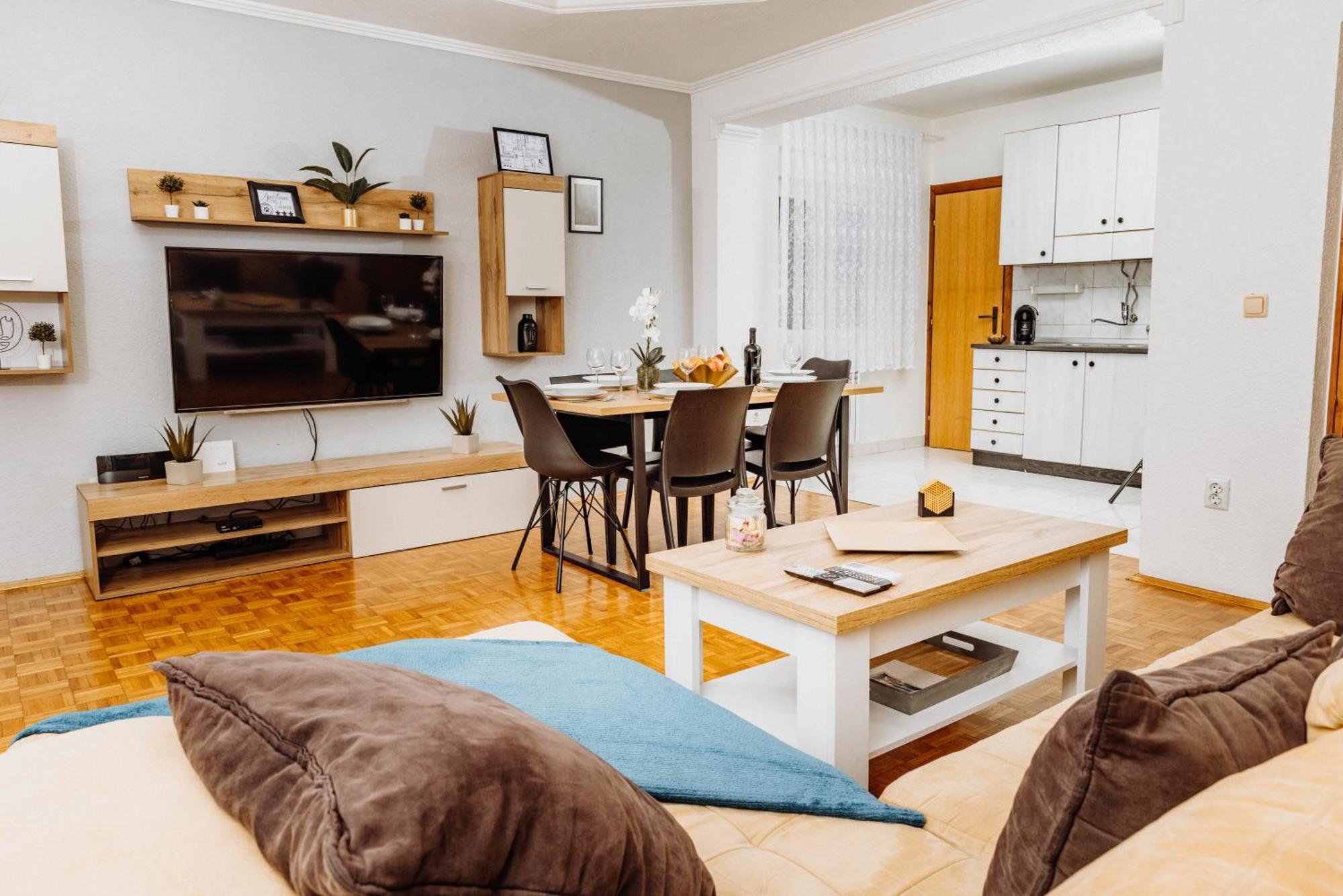 Apartman Tihana Vinkovci Exterior foto