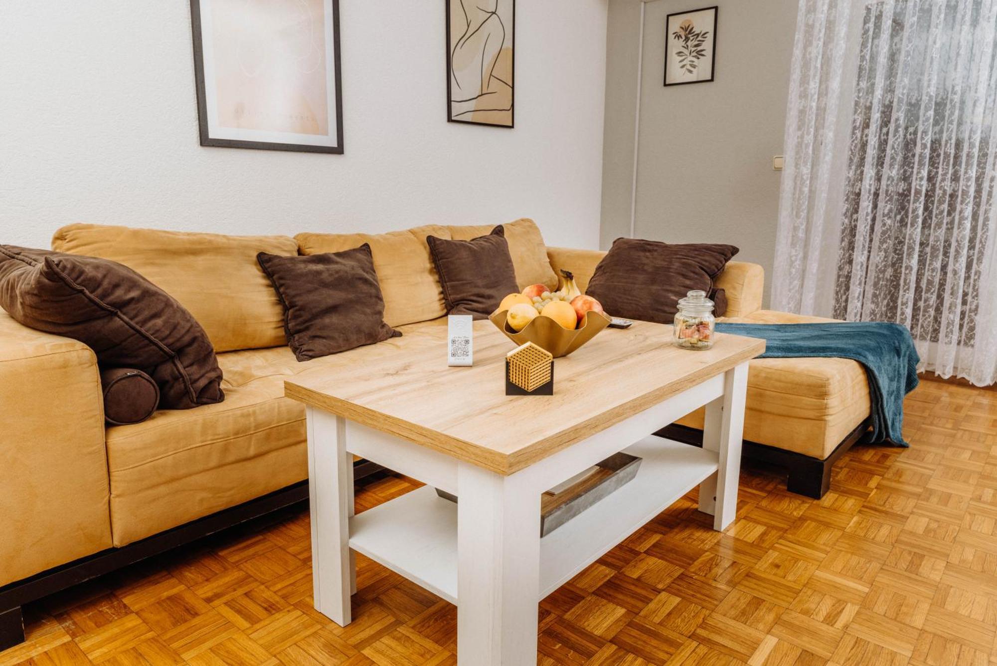 Apartman Tihana Vinkovci Exterior foto
