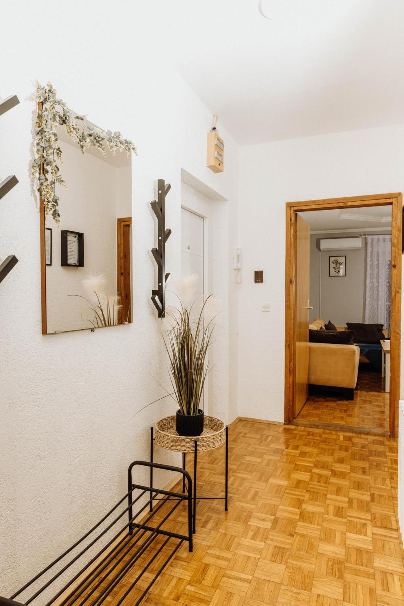 Apartman Tihana Vinkovci Exterior foto